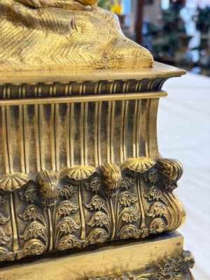 A gilt-bronze 'Oriental Beauty Reclining on a Lion Skin' mantel clock, France, first quarter 19th C. — photo 16