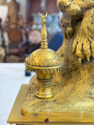 A gilt-bronze 'Oriental Beauty Reclining on a Lion Skin' mantel clock, France, first quarter 19th C. — photo 5