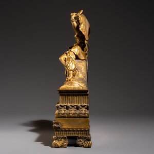 A gilt-bronze 'Oriental Beauty Reclining on a Lion Skin' mantel clock, France, first quarter 19th C. — photo 3