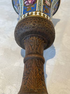 A gilt copper and enamelled water pipe base on wooden stand, Qajar, Iran, 19th C. — 照片 7