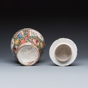 A gilt-decorated Imari-Castello three-piece garniture, 18th C. — foto 13