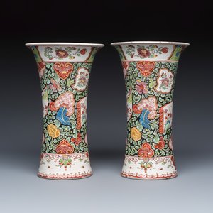 A gilt-decorated Imari-Castello three-piece garniture, 18th C. — foto 3