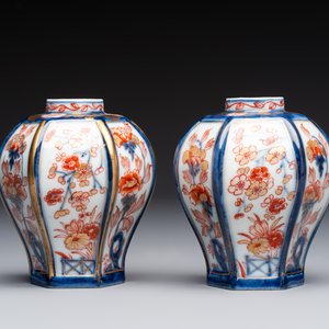 A gilt-decorated powder-blue-ground punch bowl and a pair of Imari-style jars, Samson, Paris, 19th C. — photo 10