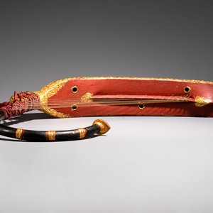 A gilt-lacquered arched harp or saung-gauk, Burma, 19/20th C. — foto 6