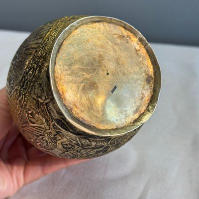 A gilt-silver repoussé vase — photo 9