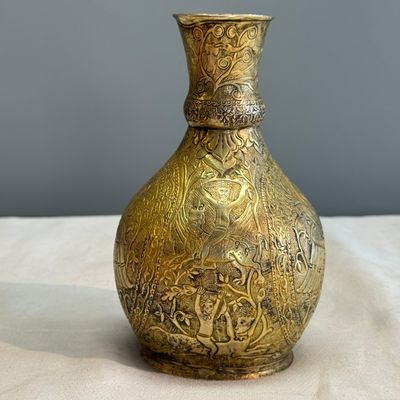 A gilt-silver repoussé vase — photo 3