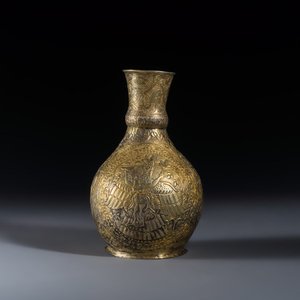 A gilt-silver repoussé vase — photo 2