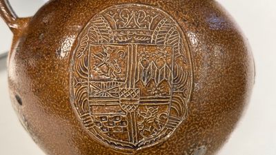 A globular stoneware jug with three coat of arms medallions, Germany, 16th C. — photo 16