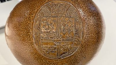 A globular stoneware jug with three coat of arms medallions, Germany, 16th C. — photo 17