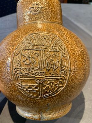 A globular stoneware jug with three coat of arms medallions, Germany, 16th C. — photo 9