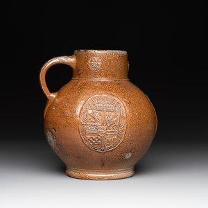A globular stoneware jug with three coat of arms medallions, Germany, 16th C. — photo 3
