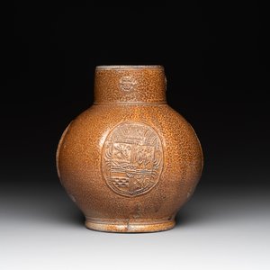 A globular stoneware jug with three coat of arms medallions, Germany, 16th C. — photo 4