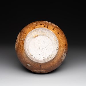 A globular stoneware jug with three coat of arms medallions, Germany, 16th C. — photo 5