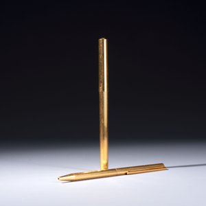 A gold-plated twist ballpoint pen and a fountain pen with an 18kt gold nib, S.T. Dupont Paris, France, 20th C. — photo 3