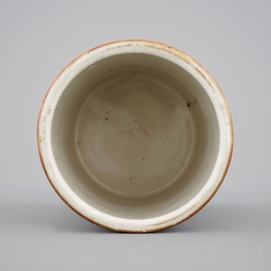 A good Chinese Canton famille rose porcelain brush pot, 19th C. — photo 5