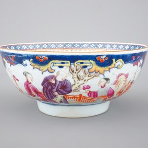 A good Chinese export porcelain Mandarin pattern bowl, 18th C. — photo 2