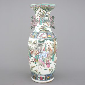 A good Chinese famille rose porcelain vase with a garden scene, 19th C. — photo 1