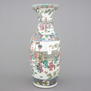 A good Chinese famille rose porcelain vase with a garden scene, 19th C. — photo 4