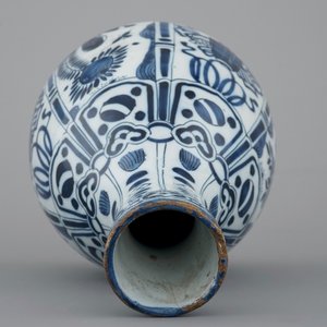 A good Dutch Delft blue and white chinoiserie Wan-Li bottle vase,  17th C. — 照片 5