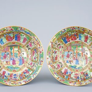 A good pair of Chinese Canton rose medallion bowls, 19th C. — photo 5