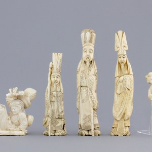 A good set of five Japanese carved ivory figures, 19th C. — foto 1