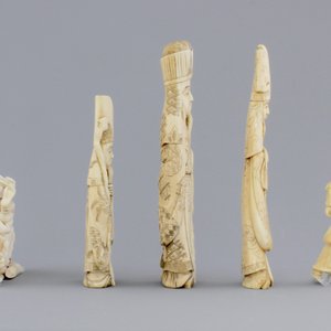 A good set of five Japanese carved ivory figures, 19th C. — foto 4