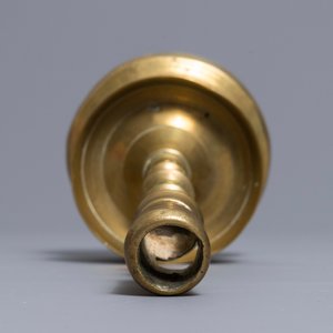 A gothic bronze candlestick, Low Countries, 15/16th C. — photo 6