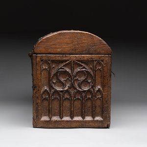 A Gothic Revival oak casket with wrought-iron mounts, 19th C. — 照片 6