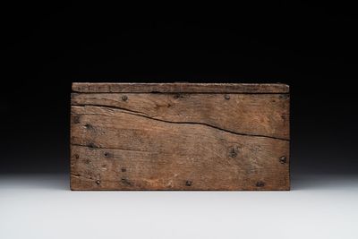 A Gothic wrought iron-mounted oak chest, probably France, 14/15th C. — 照片 7