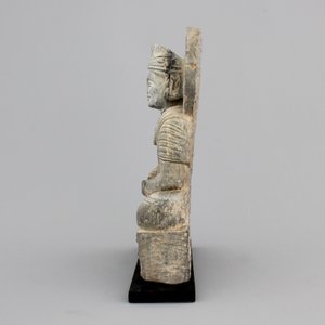 A gray schist figure of a seated Buddha, Gandhara, prob. 2nd/3rd C. — 照片 2