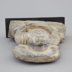 A gray schist figure of a seated Buddha, Gandhara, prob. 2nd/3rd C. — 照片 5