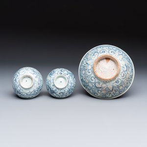 A group of 11 Chinese blue and white and white-glazed wares — photo 13