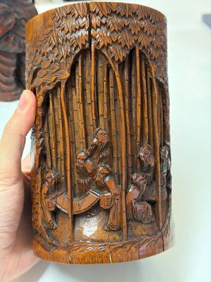 A group of 11 Chinese carved bamboo and wooden works, 19/20th C. — photo 11