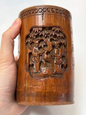 A group of 11 Chinese carved bamboo and wooden works, 19/20th C. — photo 26