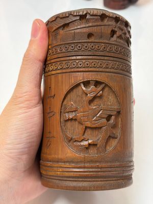 A group of 11 Chinese carved bamboo and wooden works, 19/20th C. — photo 33