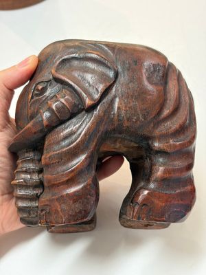 A group of 11 Chinese carved bamboo and wooden works, 19/20th C. — photo 40