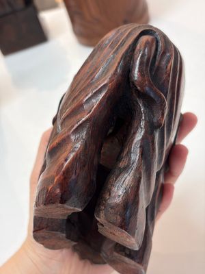 A group of 11 Chinese carved bamboo and wooden works, 19/20th C. — photo 42
