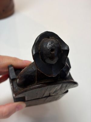 A group of 11 Chinese carved bamboo and wooden works, 19/20th C. — photo 49
