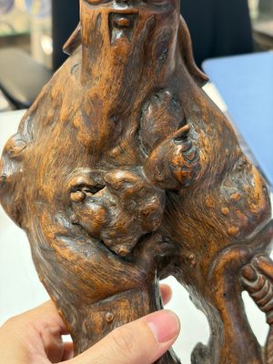 A group of 11 Chinese carved bamboo and wooden works, 19/20th C. — photo 5