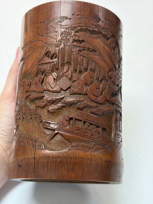 A group of 11 Chinese carved bamboo and wooden works, 19/20th C. — photo 57