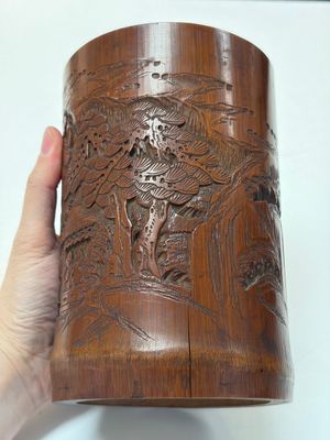 A group of 11 Chinese carved bamboo and wooden works, 19/20th C. — photo 58