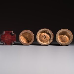 A group of 11 Chinese carved bamboo and wooden works, 19/20th C. — photo 13