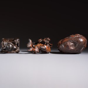 A group of 11 Chinese carved bamboo and wooden works, 19/20th C. — photo 18