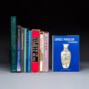 A group of 11 reference books on Chinese ceramics and snuff bottles, 1970-2009 — foto 1