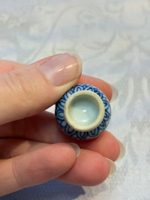 A group of 12 Chinese blue and white miniature vases and a small bottle vase, Kangxi — photo 20