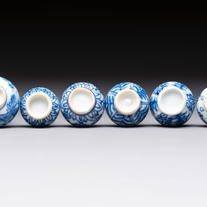 A group of 12 Chinese blue and white miniature vases and a small bottle vase, Kangxi — photo 7