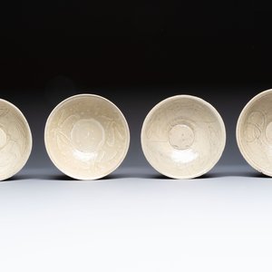 A group of 12 Chinese celadon-glazed bowls with incised floral design from the Jepara shipwreck, Fujian kilns, Song — photo 7