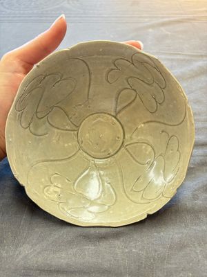 A group of 12 Chinese celadon-glazed bowls with incised floral design from the Jepara shipwreck, Fujian kilns, Song — photo 47