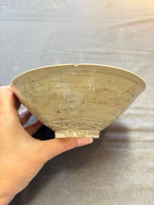 A group of 12 Chinese celadon-glazed bowls with incised floral design from the Jepara shipwreck, Fujian kilns, Song — photo 6