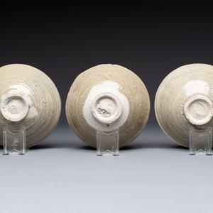 A group of 12 Chinese celadon-glazed bowls with incised floral design from the Jepara shipwreck, Fujian kilns, Song — photo 4